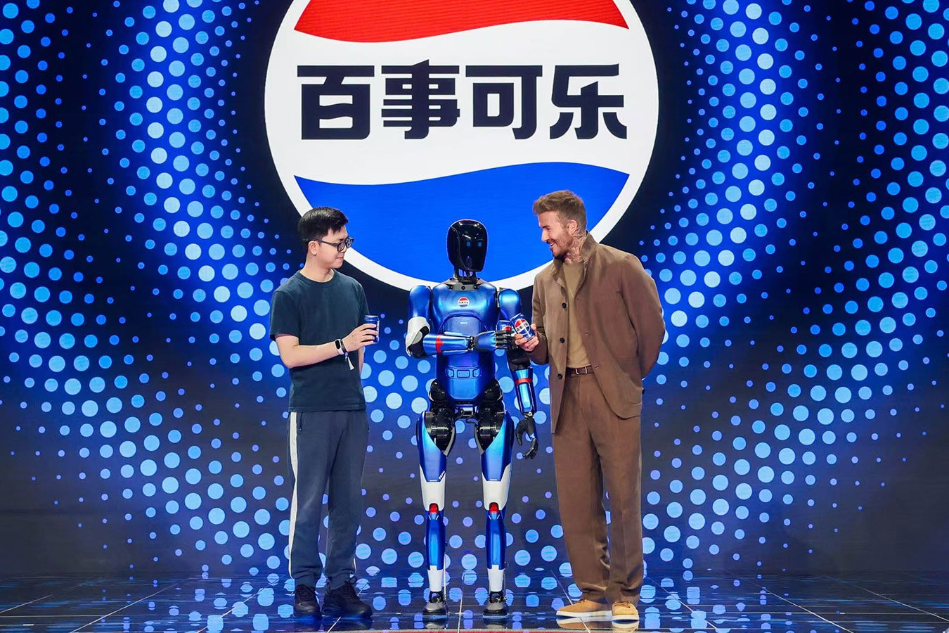 28圈游戏机器人携手百事中国共创“百事蓝宝” 共燃渴望新章